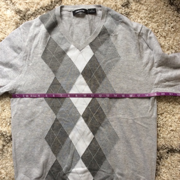 Handsome Argyle Pullover Sweater - Picture 4 of 5